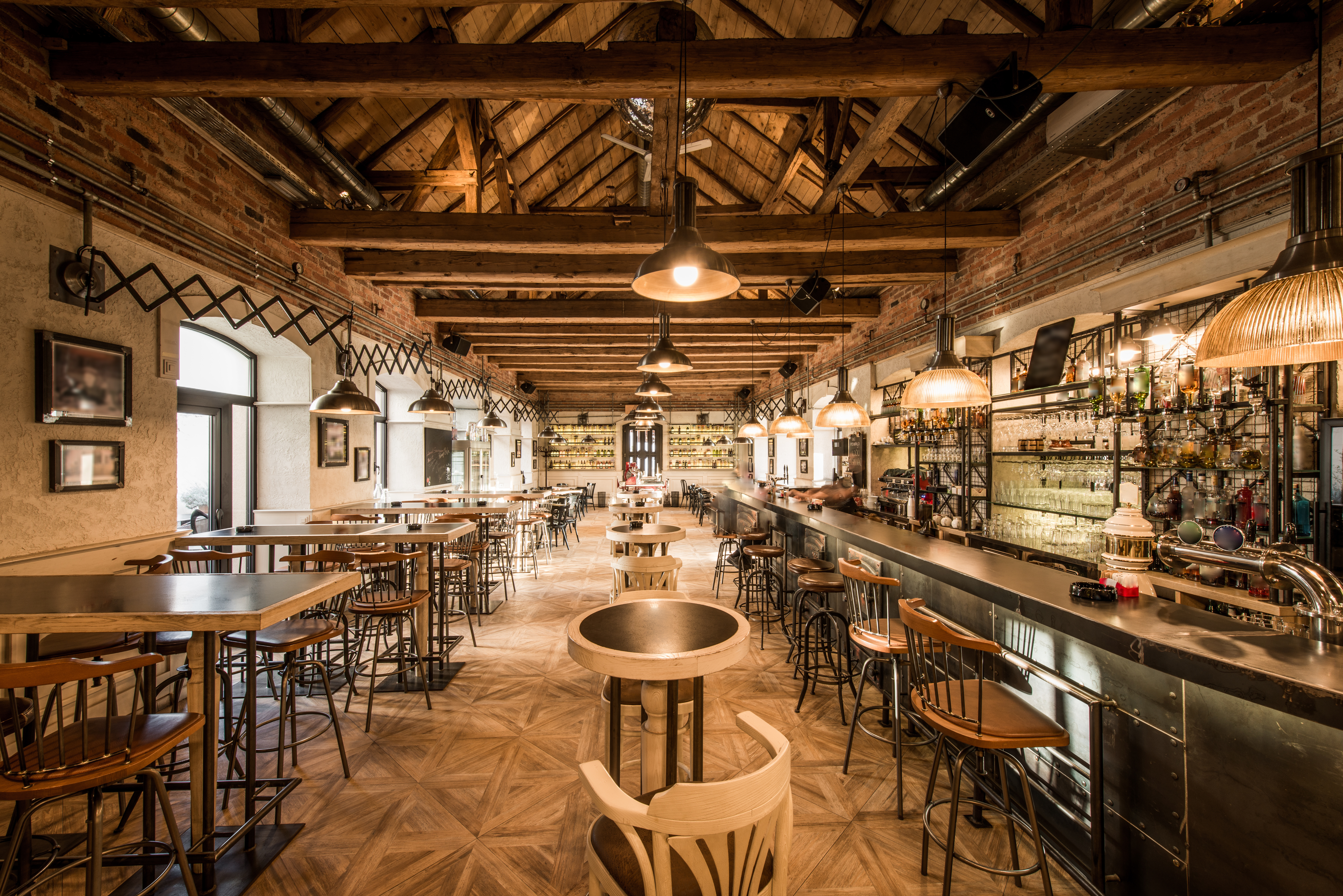 Bar & Restaurant